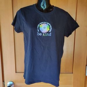 5/$25💖 "be kind" black tee shirt 🌼